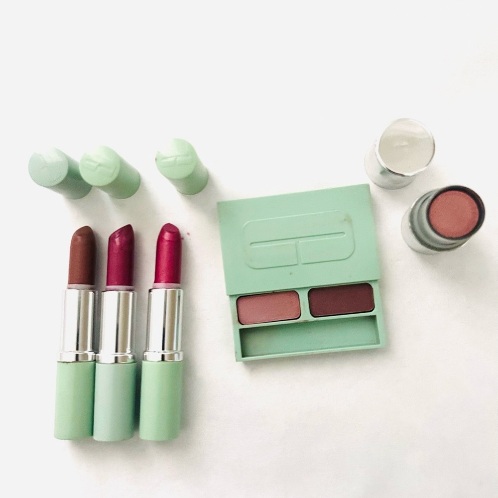 Clinique makeup  Bundke lipsticks, blush and  eyeshadows